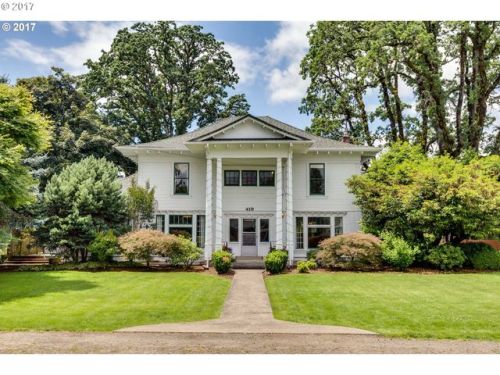 419 Park St, Carlton, OR 97111-9646
