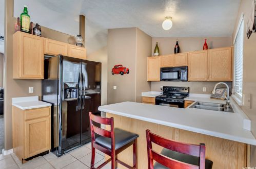 5909 Feldspar Way, Taylorsville, UT 84081-8123
