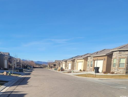 2351 Cres Hts Dr, Cedar City UT 84720-3360 exterior