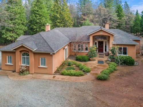 22195 Foresthill Rd, Michigan Bluff, CA 95631-9218