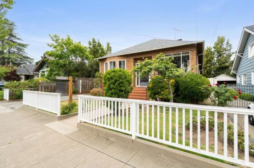 1516 Newlands Ave, Burlingame, CA 94010-5243