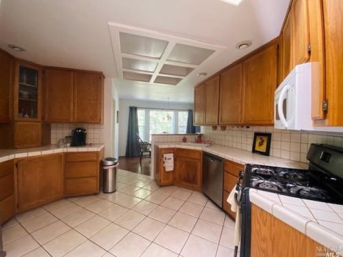 1201 Perch Ln, Willits, CA 95490-8050
