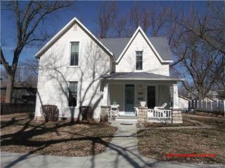 225 4th Ave, Garnett, KS 66032-1315