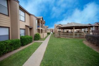 3800 Spring Valley Rd, Addison TX  75001-3465 exterior