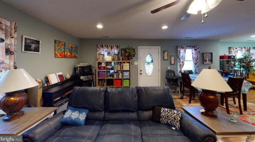 3332 Mountain Rd, Wardensville WV 26851-8279 exterior