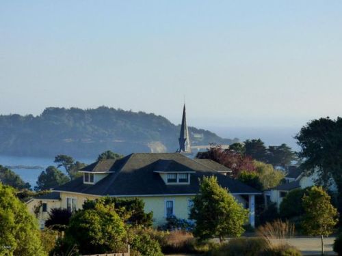 44855 Pine St, Mendocino, CA