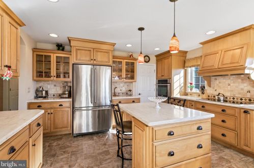 2360 Vw Dr, Lancaster PA  17602-1016 exterior