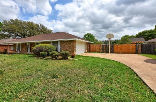 6105 Meredith Ln, Fort Worth TX  76134-2510 exterior