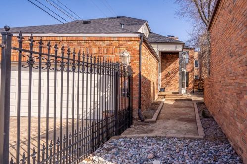 9630 Greenville Ave, Dallas TX 75243-6432 exterior