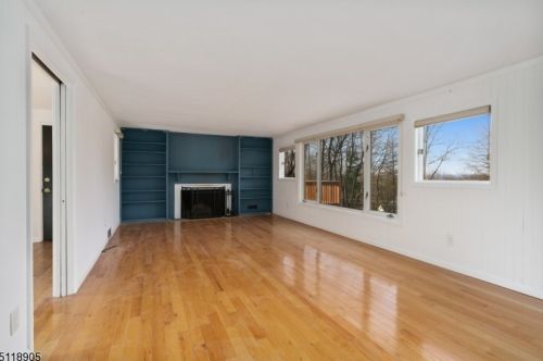 65 Alpine Trl, Sparta, NJ 07871-1517