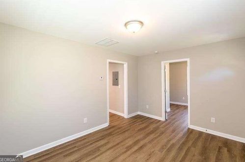 1864 Center Ave, Atlanta GA  30344-4656 exterior