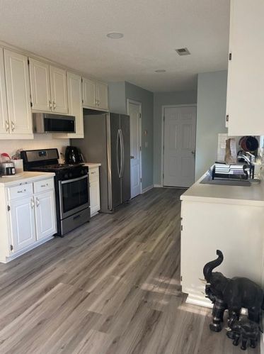 295 Fallview Dr, Mcdonough, GA 30253-5728