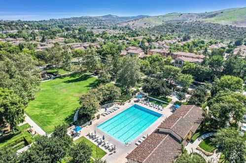 81 Figtree, Irvine CA  92603-0646 exterior