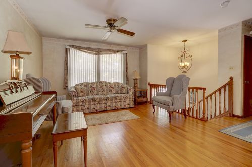 2008 Westfield Rd, Joliet, IL 60435-3335