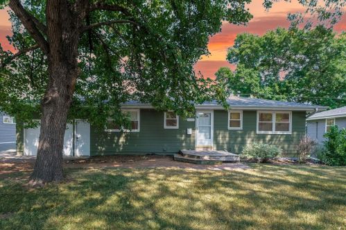 8924 Northwood Pkwy, Minneapolis, MN 55427-1617