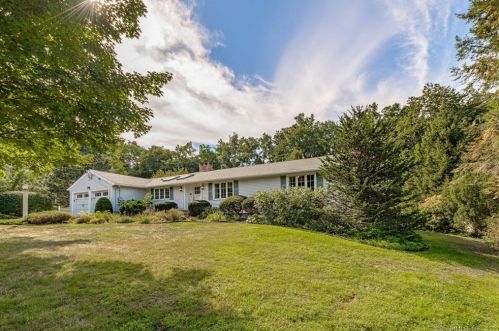 141 Lanyon Dr, Cheshire, CT 06410-3177