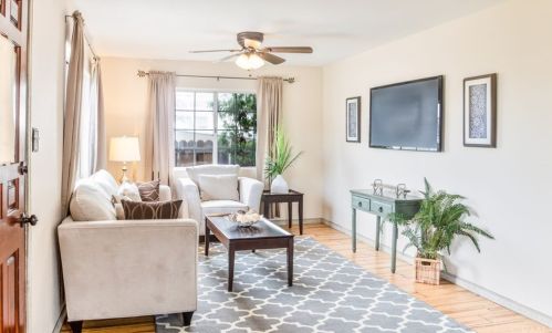 4822 141st St, Hawthorne, CA 90250-6502