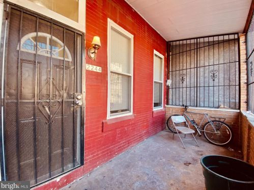 2244 12th St, Philadelphia, PA 19133-1006