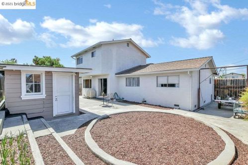 3562 Skylark Dr, Concord CA  94520-1515 exterior