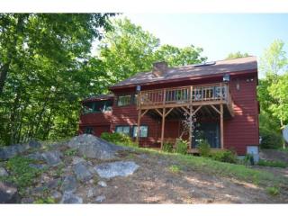 68 Pleasant St, Meredith, NH 03253-6525