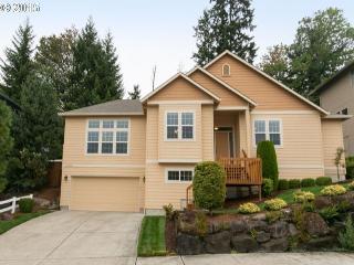 16061 Engert Ridge Dr, Happy Valley, OR 97089-8960