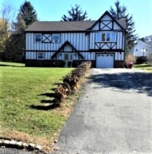 2 Rolling View Dr, Hackettstown, NJ 07840-4803