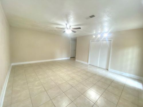 617 Mimosa St, Angleton TX  77515-4123 exterior