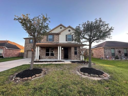 5812 Village Grove Dr, Pearland, TX 77581-2241