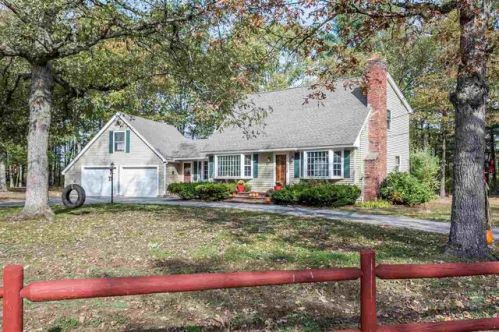1 Linda Ave, Pelham, NH 03076-2719