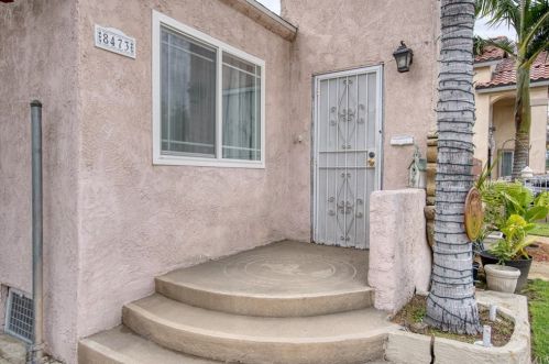 8473 San Carlos Ave, South Gate, CA 90280-2433