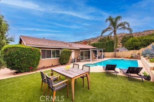 6750 Charing St, Simi Valley CA 93063-3926 exterior