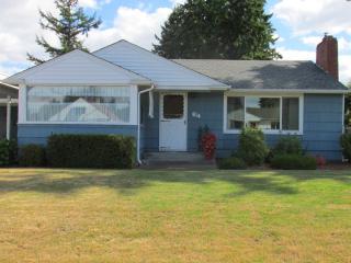 614 84th St, Tacoma, WA 98445-1902