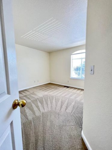 1012 Garden St, Los Banos CA  93635-4563 exterior