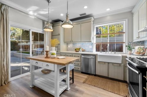 46 Danbury Ln, Irvine CA  92618-3972 exterior