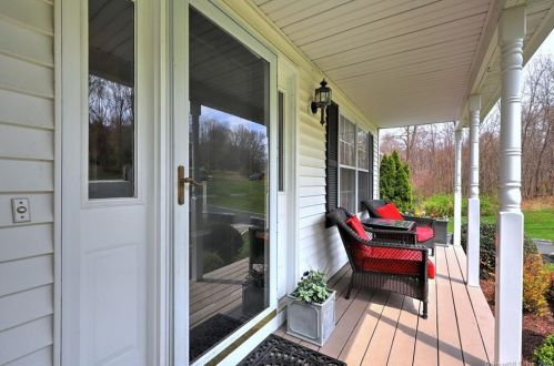 33 Crown View Dr, Upper Stepney, CT 06468-1444