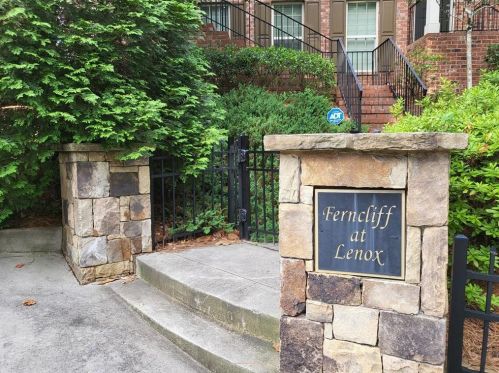 3296 Ferncliff Ln, Atlanta, GA 30324-2573