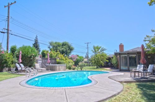549 York St, Lodi, CA 95240-5233