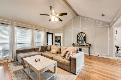 2046 Greenstone Trl, Carrollton TX 75010-4140 exterior