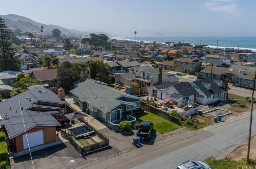60 10th St, Cayucos, CA 93430-1372