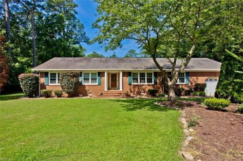 805 Calthrop Neck Rd, Yorktown, VA 23693-2225