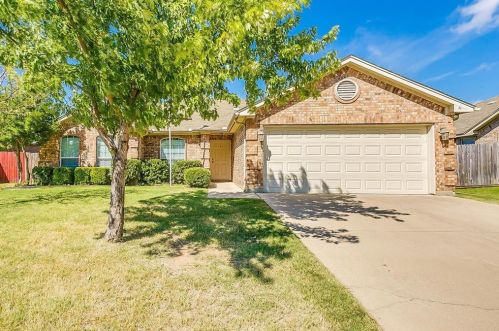 341 Vista Way Dr, Fort Worth TX  76179-1394 exterior