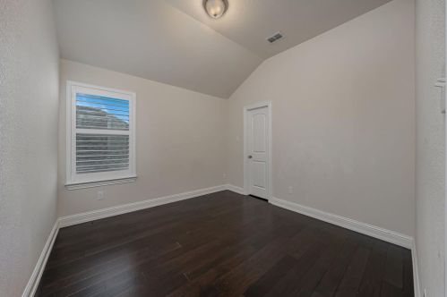 3820 Mustang Ave, Garland TX 75048 exterior