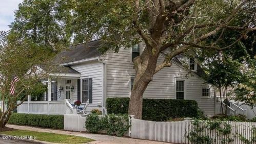 108 Moore St, Cape Lookout National Seasho, NC 28516-2129