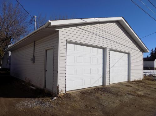21 12th St, Chisholm, MN 55719-1225