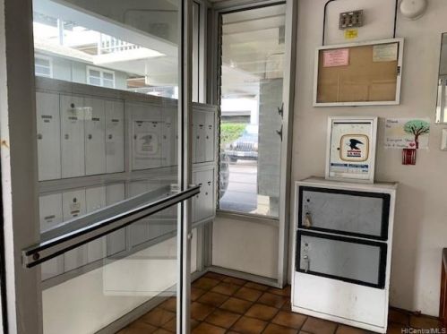 1635 Dole St, Honolulu HI  96822-4865 exterior