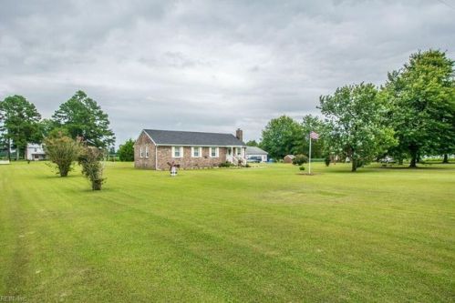 22439 Thomas Woods Trl, Zuni, VA 23898-2609
