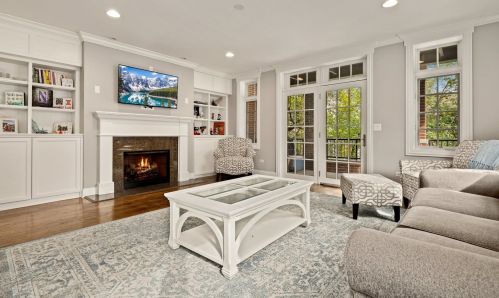 1502 Sedgwick St, Chicago, IL 60610-2999