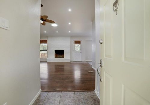 8103 Current Cir, Austin TX  78736-1701 exterior