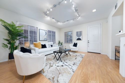 37 Secret Gdn, Irvine CA  92620-4804 exterior