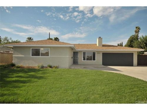 8975 Driftwood Dr, Riverside, CA 92503-2160